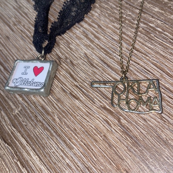 🌟Set of two oklahoma necklaces! - Picture 2 of 4